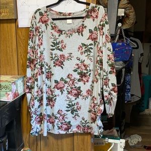 Woman’s shirt/sweater